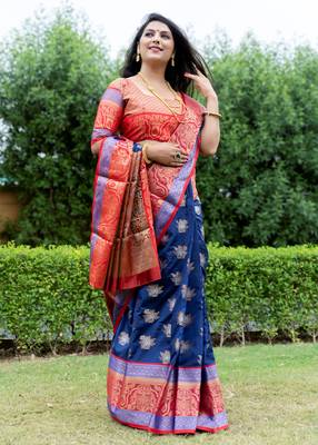 Navy blue hand woven kanchipuram silk saree with blouse 2