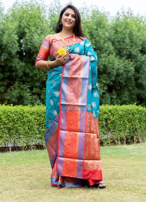 green hand woven art silk saree with blouse 1
