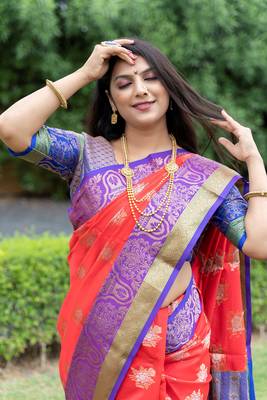 Red hand woven Faux kanchipuram silk saree with blouse 4