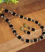 Black necklace-sets