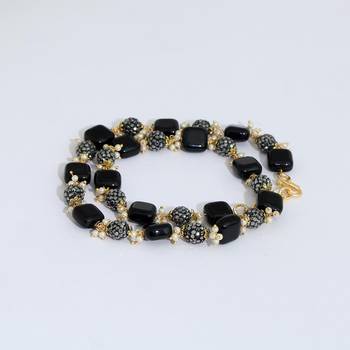 Black necklace-sets 2