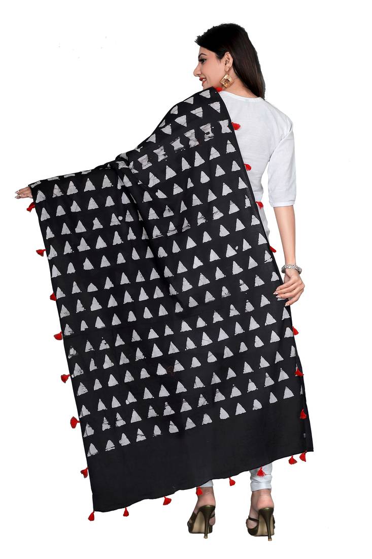 Buta Print Dupatta main image 1