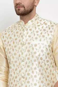 Men white Silk Embroidered Nehrujacket