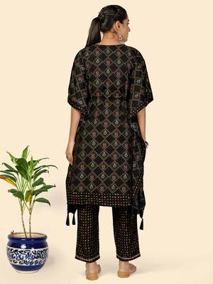 Foil Print  Muslin Black Stitched Kaftan Kurta With Pant Set 3