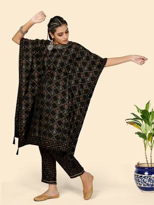 Foil Print  Muslin Black Stitched Kaftan Kurta With Pant Set 4