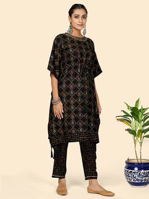 Foil Print  Muslin Black Stitched Kaftan Kurta With Pant Set 5
