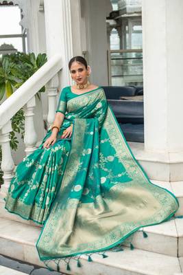 Pink woven banarasi silk saree with blouse 3