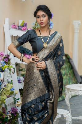 Wine woven banarasi silk saree with blouse 3