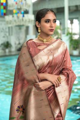 Pink woven south silk saree with blouse 3