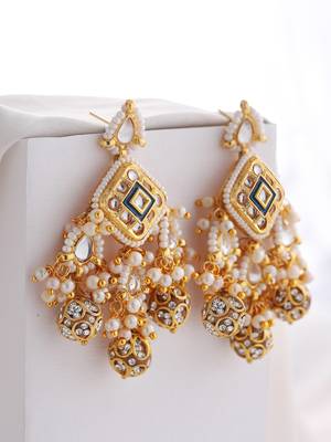Gold pearl earrings 2