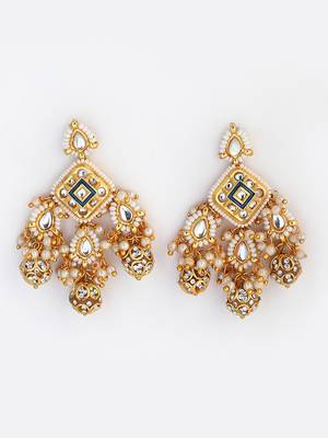 Gold pearl earrings 3