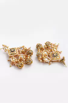 Gold pearl earrings