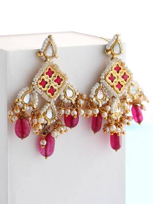Red pearl earrings 2