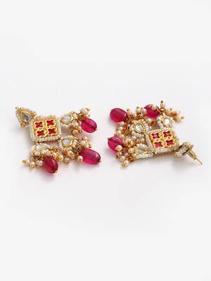 Red pearl earrings 4