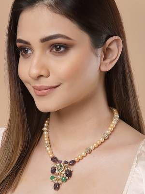 Purple pearl necklaces 1