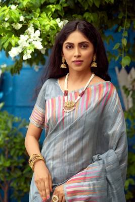 Cream woven south silk saree with blouse 2