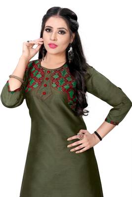 Green woven viscose short-kurtis 2