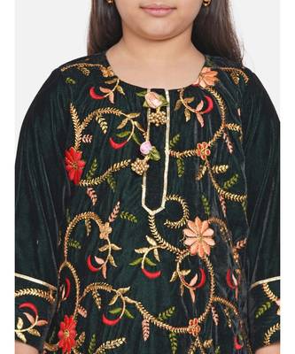 Little Bansi Floral Embrodiery Velvet Kurta Plazzo in Mehendi Green 2