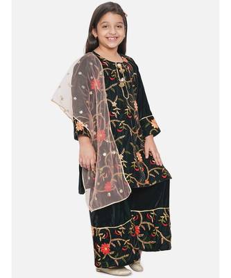 Little Bansi Floral Embrodiery Velvet Kurta Plazzo in Mehendi Green 3