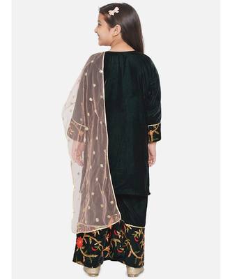 Little Bansi Floral Embrodiery Velvet Kurta Plazzo in Mehendi Green 5