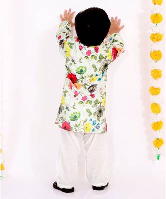 Little Bansi Full Sleeves Floral Print Kurta With Pajama   Green 4