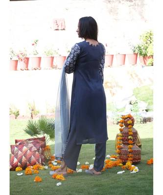 grey cotton stitched  kurta  &   dupatta  &   bottom 3