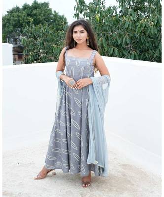 grey cotton stitched  kurta  &   dupatta  &   bottom 2