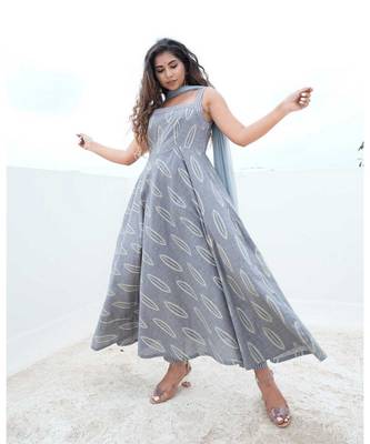 grey cotton stitched  kurta  &   dupatta  &   bottom 4