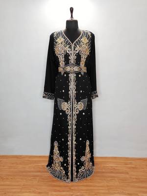 Black Moroccan Kaftan With Sun-proof hijab 1