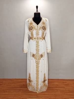 off white Moroccan Kaftan with Sun-proof hijab 1