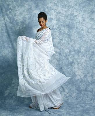 Charupama White Cotton Blend Jamdani Saree for Women 2