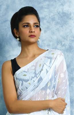 Charupama White Cotton Blend Jamdani Saree for Women 3