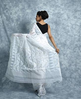 Charupama White Cotton Blend Jamdani Saree for Women 4