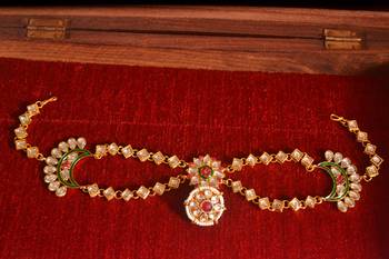 Red pearl Mathapati maang tikka with Pearl Chain for Women 2