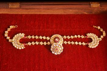 Red pearl Mathapati maang tikka with Pearl Chain for Women 2