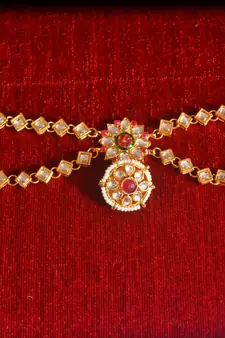 Red pearl Mathapati maang tikka with Pearl Chain for Women