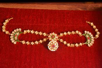 Red pearl Mathapati maang tikka with Pearl Chain for Women 3