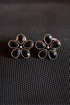 Black onyx studs