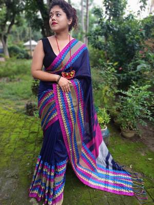 Exclusive Khadi Cotton Handloom Jamdani Broad Border Striped Pallu 2