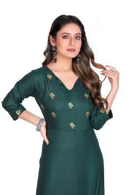 Green embroidered cotton long-kurtis 4