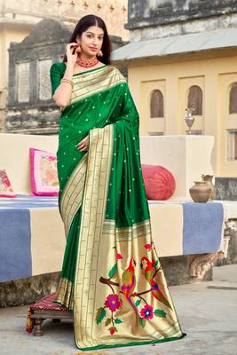 Magenta woven silk saree with blouse 1