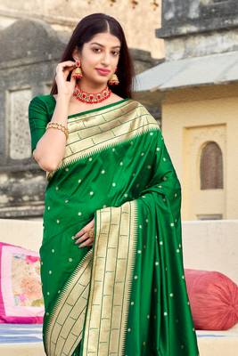 Magenta woven silk saree with blouse 3