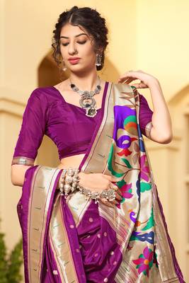 Magenta woven silk saree with blouse 2