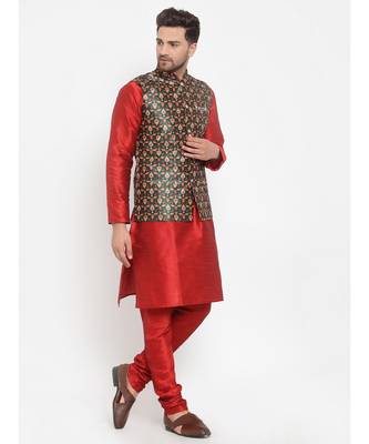 Men Red & Green Kurta with Churidar & Printed Nehru Jacket 3