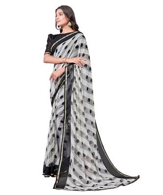 White printed chiffon saree with blouse 2