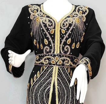 Black Moroccan Kaftan With Sun-proof hijab 2