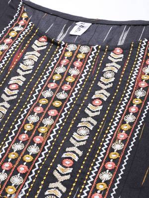 Black embroidered cotton kurta-suits 4