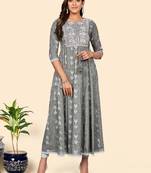 Vbuyz Women'S Embroidered Anarkali Cotton Blend Pista Stitched Kurta