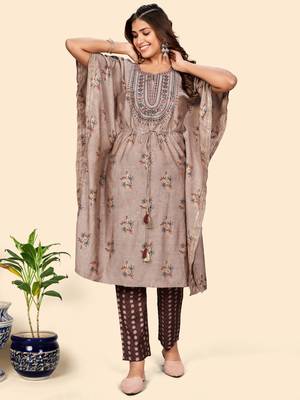 Vbuyz Women'S Embroidered & Mirror  Muslin Light Brown Stitched Kaftan Kurta With Pant Set 3