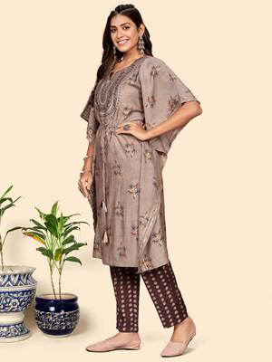 Vbuyz Women'S Embroidered & Mirror  Muslin Light Brown Stitched Kaftan Kurta With Pant Set 5